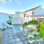 Feriehus Casa Malena Seafront And Private Pool