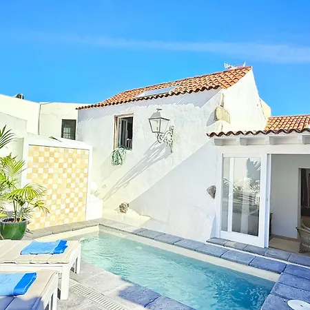 Feriehus Casa Malena Seafront And Private Pool