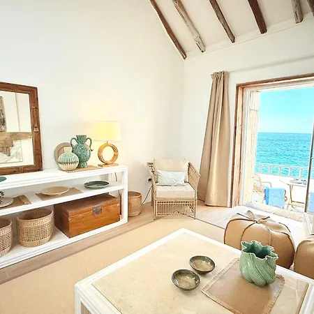 Casa Malena Seafront And Private Pool Dom wakacyjny *